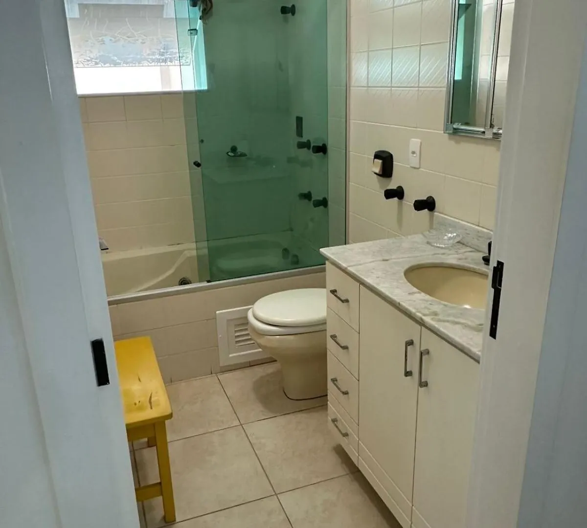 Apto Grande A Poucos Passos Do Mar Balneario Camboriu Apartment